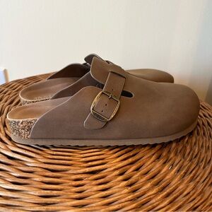 Love Love Mule Shoes Size 9
